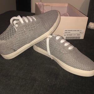 Sneakers -grey